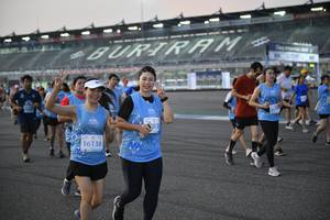 BIB: 50100, 52563, 52477
                            <button type="button" onclick="openModal(10464890)" class="btn btn-primary btn-sm float-right btn-popup" data-toggle="modal" data-target=".modal-high-quality">
                        <i class="fas fa-shopping-cart"></i> Add to Cart
                    </button>
                                            <button type="button" onclick="isThisMe(10464890, true)" class="btn btn-success btn-sm float-right btn-popup btn-isme hidden" data-toggle="tooltip" data-placement="bottom" title="นี่คือรูปของคุณใช่ไหม คลิกที่นี่เพื่อเอาเข้าอัลบั้ม">
                        <i class="fas fa-plus"></i> Add to album
                    </button>
                    <button type="button" onclick="isThisMe(10464890, false)" class="btn btn-warning btn-sm float-right btn-popup btn-isnotme hidden">
                        <i class="fas fa-ban"></i> Remove from album
                    </button>